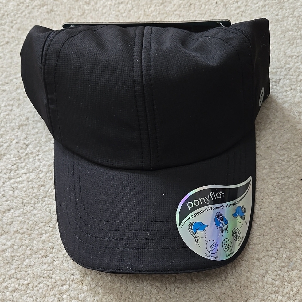 Ponyflo Black Cap